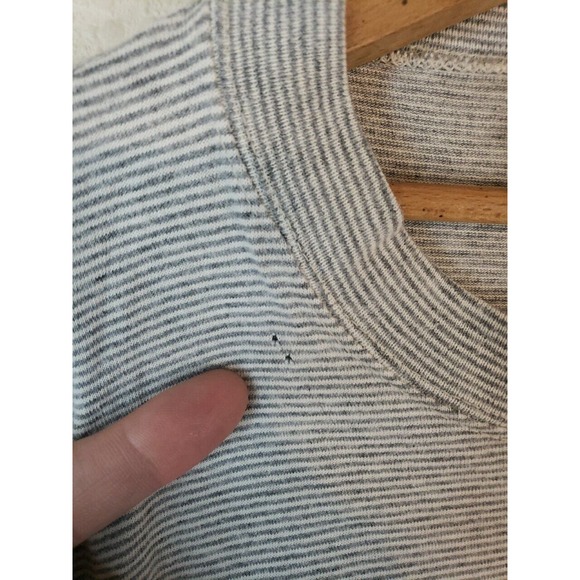 Vintage 80s 90S XL Walt Disney World Mickey Mouse TShirt GRAY STRIPED DEFECTS - Picture 8 of 14